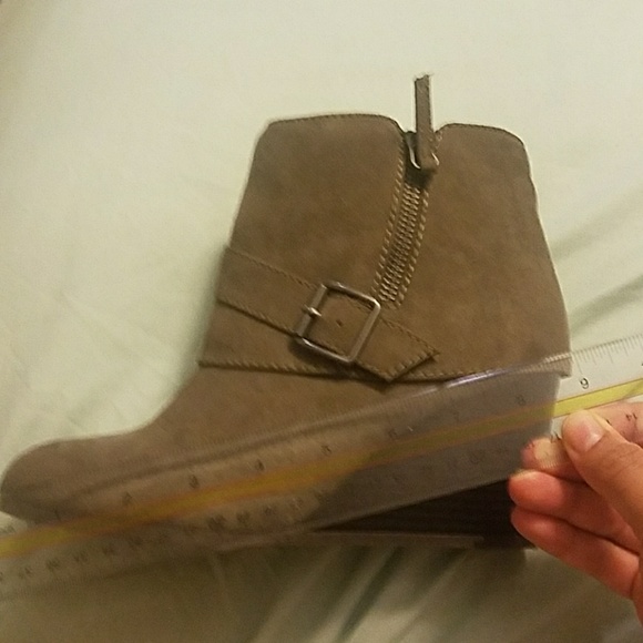 Ankle wedges or booties - Picture 4 of 4